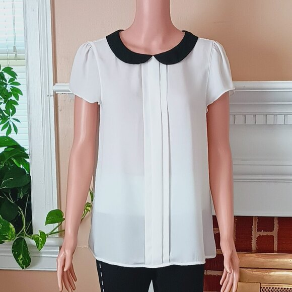 Ann Taylor Loft White Pleated Top M Short Sleeve Black Peter Pan Collar Blouse - Picture 1 of 8